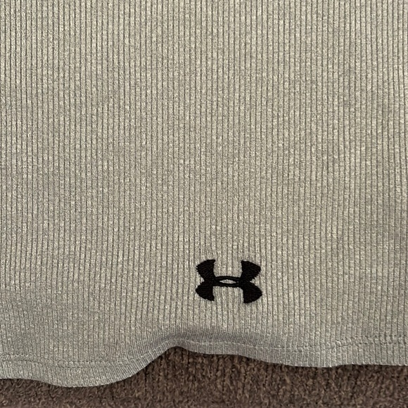 Bundle of 2 Under Armour workout shirts - Picture 4 of 12